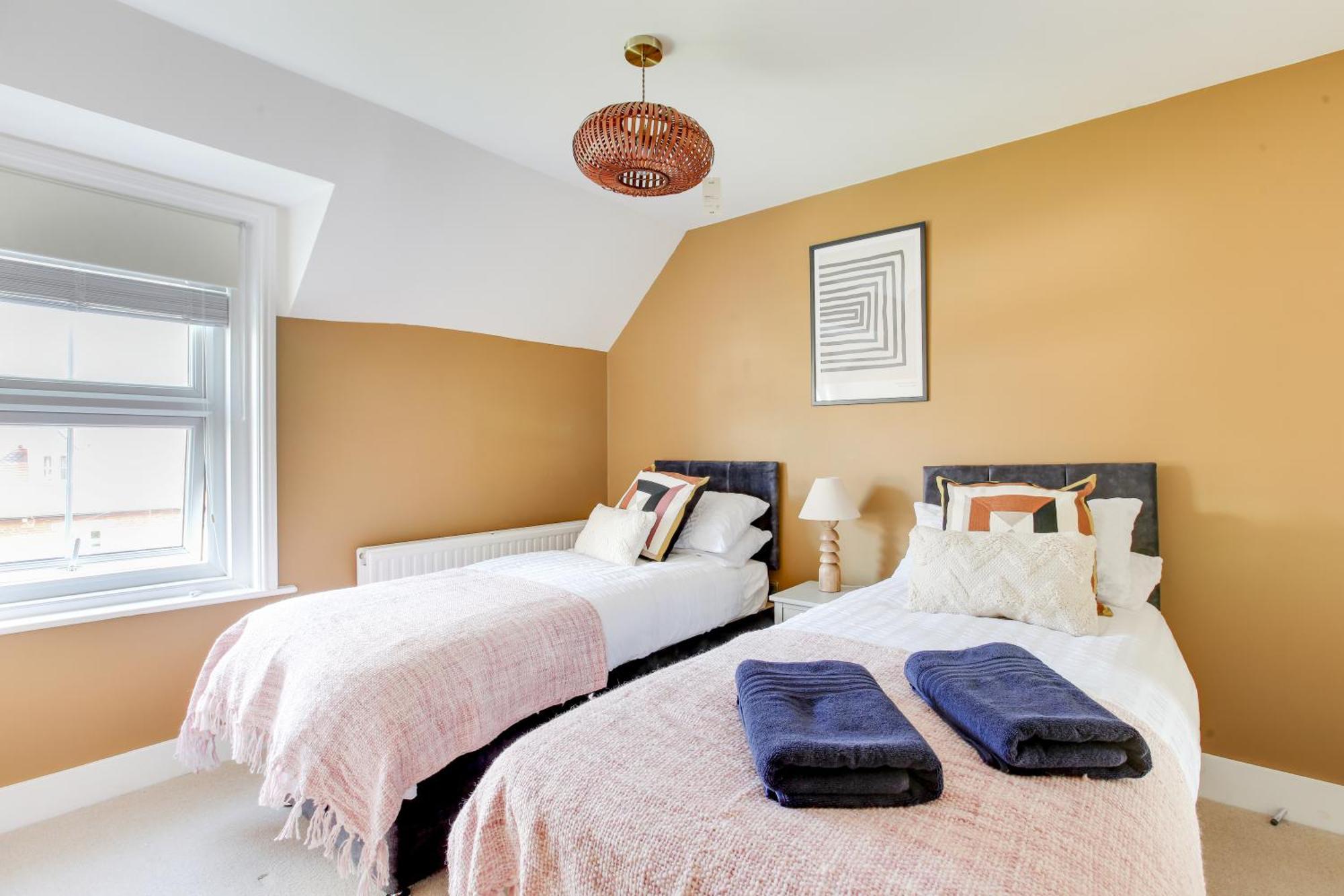 Cosy 3 Bedroom House With Free Parking And Wifi Colchester Exterior photo