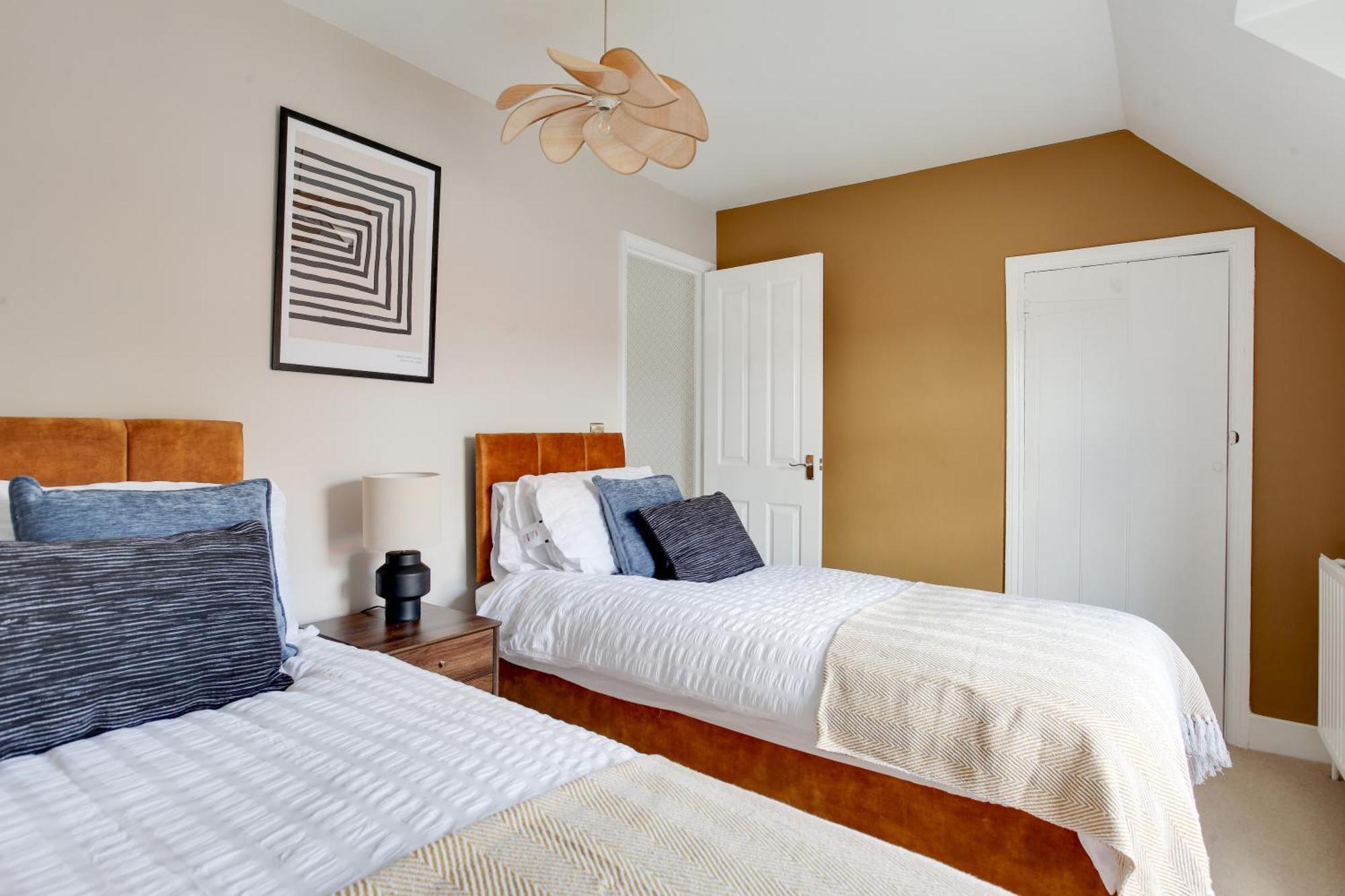 Cosy 3 Bedroom House With Free Parking And Wifi Colchester Exterior photo