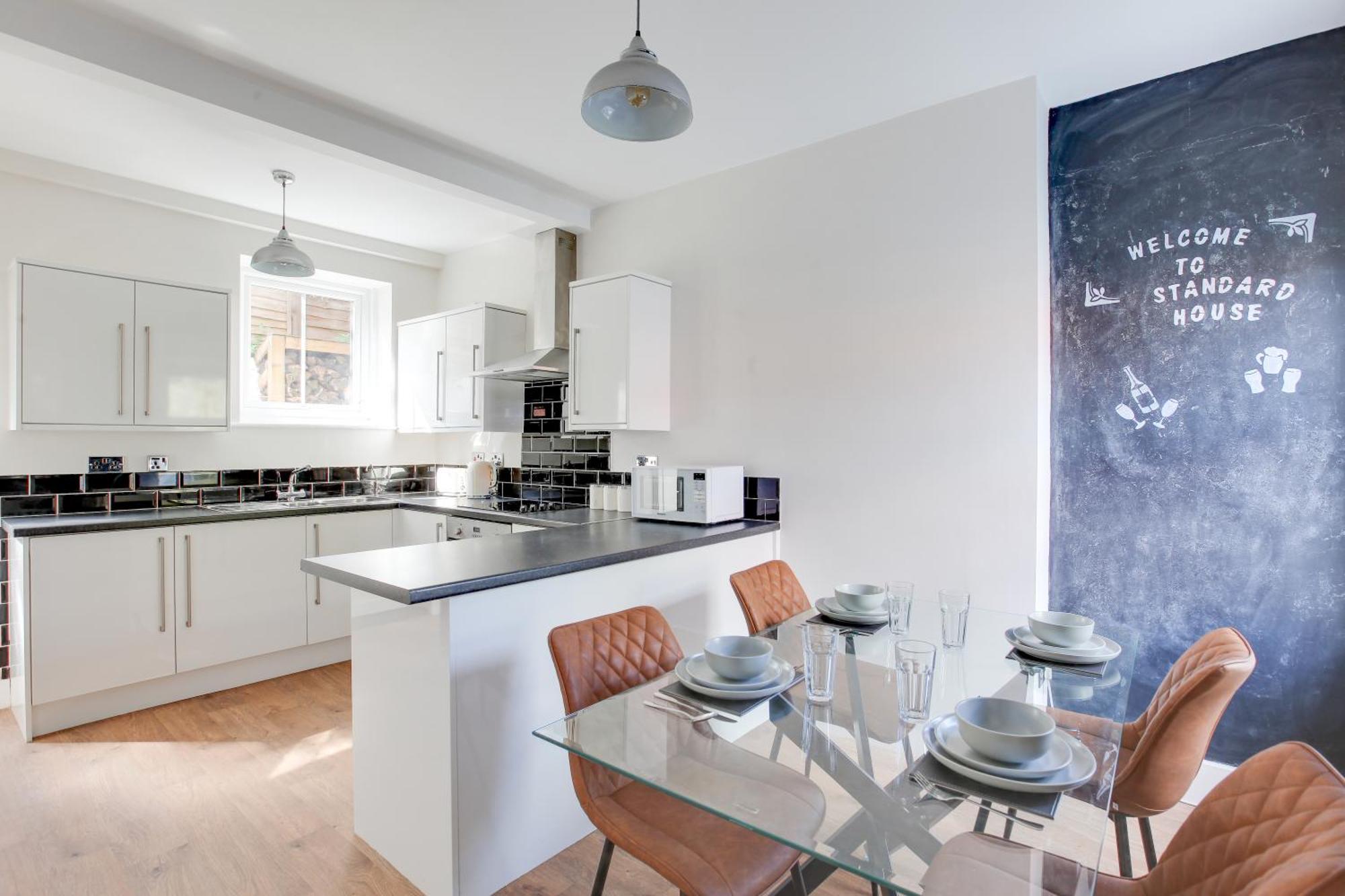 Cosy 3 Bedroom House With Free Parking And Wifi Colchester Exterior photo